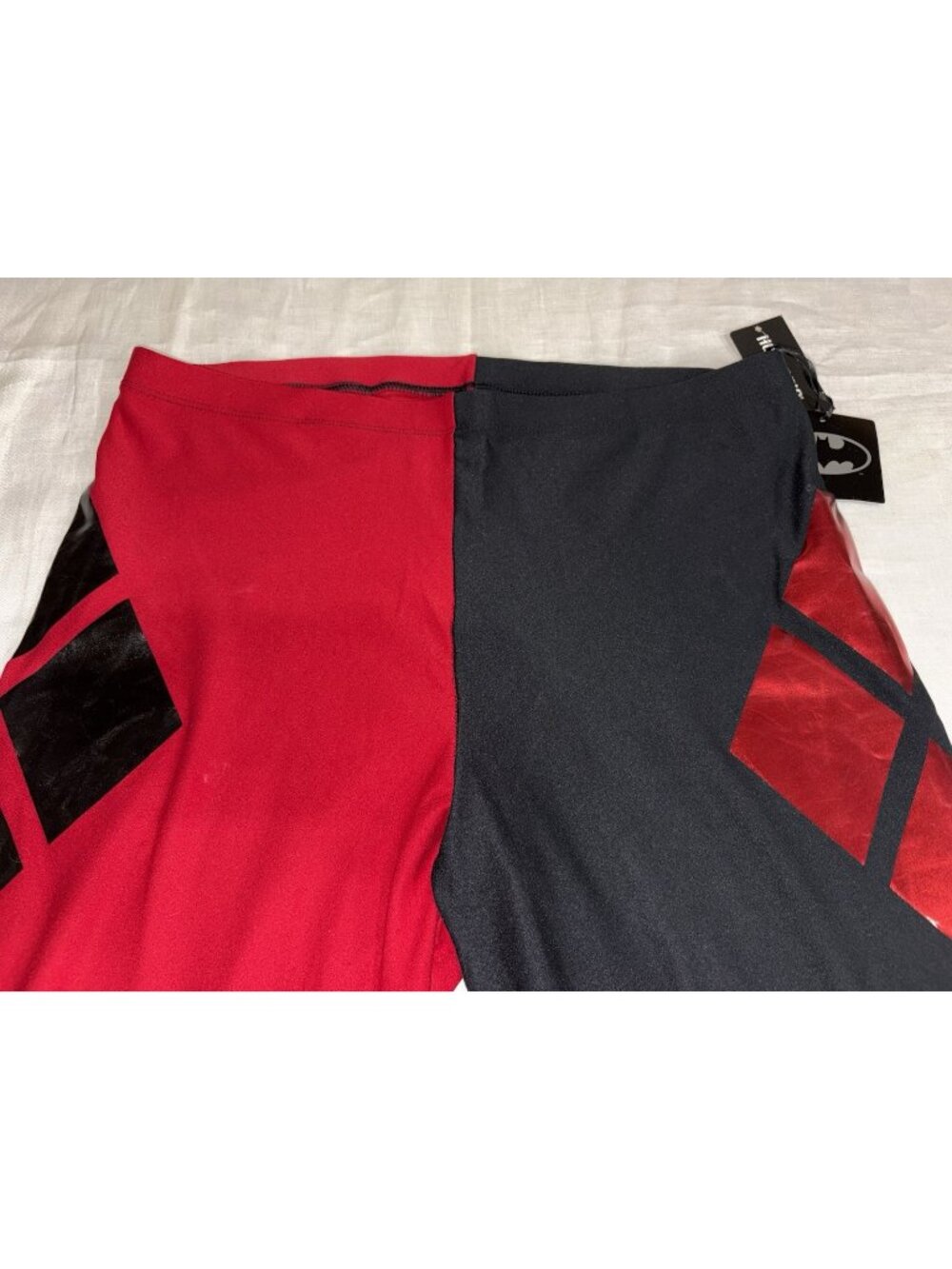 Hot Topic Harley Quinn Foil Leggings Women's XL Pants Batman Cosplay  NWT